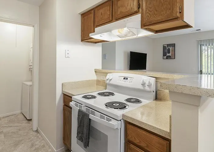 Landing Modern With Amazing Amenities * Buffalo Grove